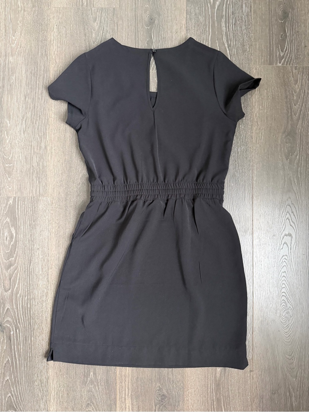 Short Sleeve Drawstring Waist Dress in Black Color Size Small - Picture 3 of 5